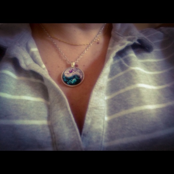 Ying Yang Tibet Silver Cabochon Butterfly Necklace - Picture 6 of 8